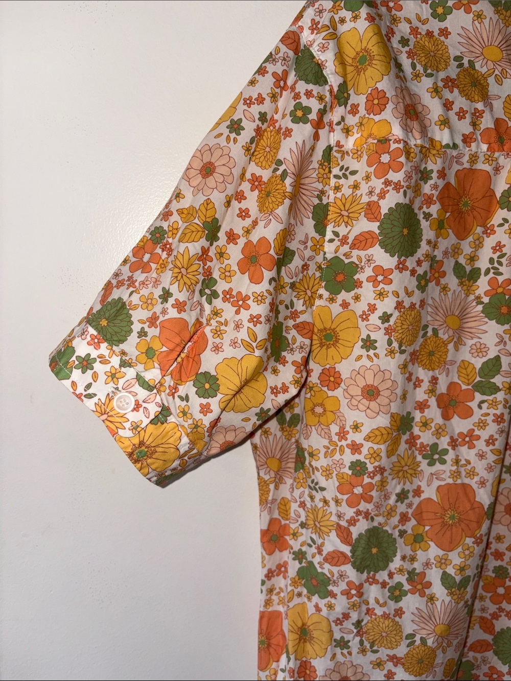Cozy Earth Floral Short-Sleeve Button Front Top in Orange & Green- M - Picture 4 of 7